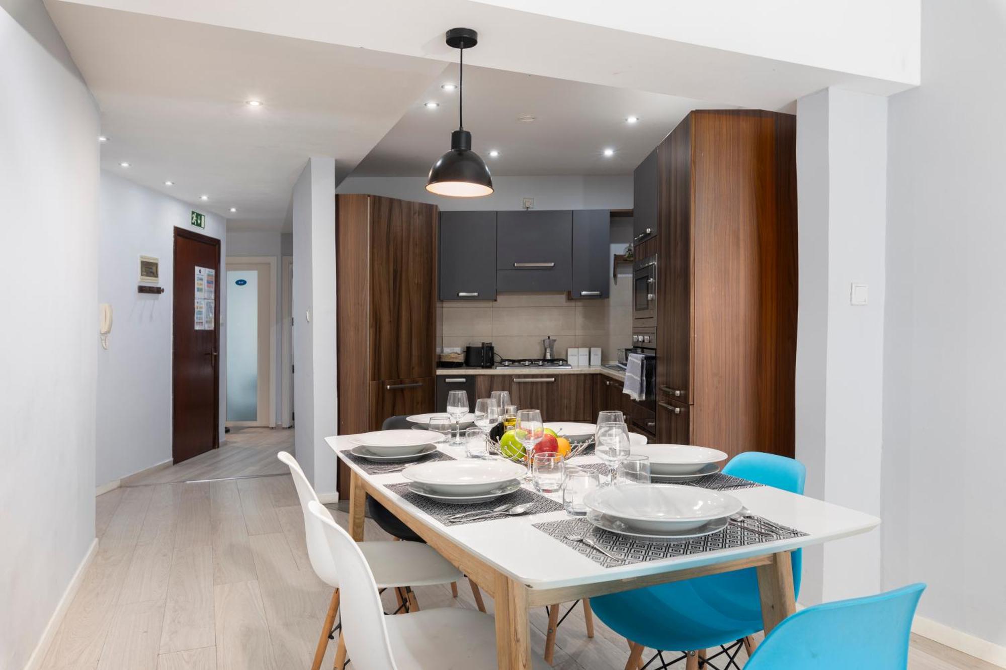 Modern Ensuite In Shared Near Balluta Bay Sliema Gzira Homestay szállás *